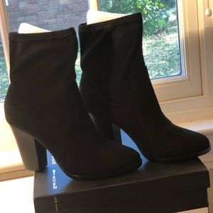 Like new—have too many boots